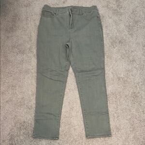 Chico's Light Olive So Slimming Girlfriend Slim Leg Ankle Jeans Women's 10R